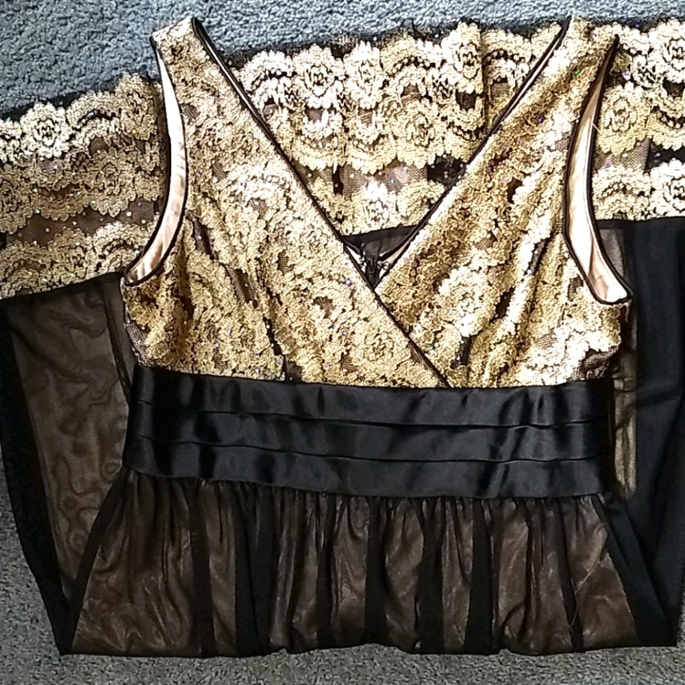R&M Richards, Gold lace party dress